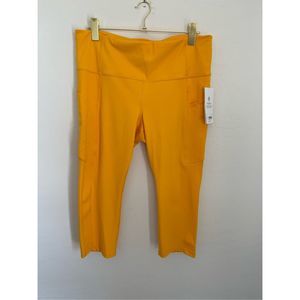 ATHLETA Yellow Plus Size Ultímate Stash Capri Leggings Size 1X NWT